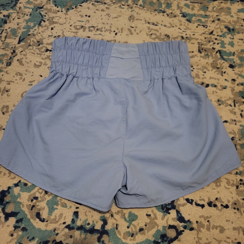 Zenana Women's Windbreaker Smocked  Waistband Running Shorts Size Small in Light